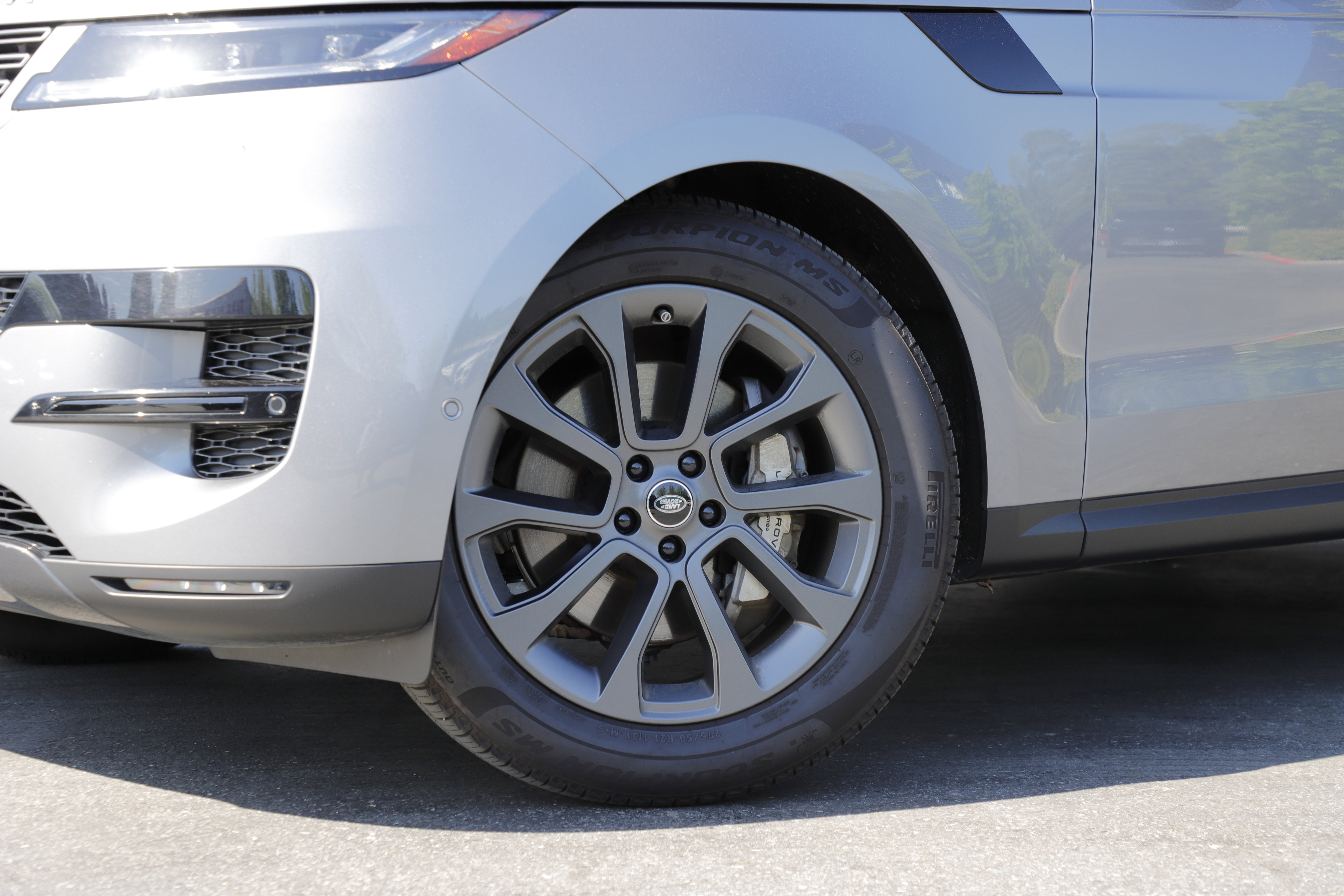 Certified 2025 Land Rover Range Rover Sport AWD/4WD image 2
