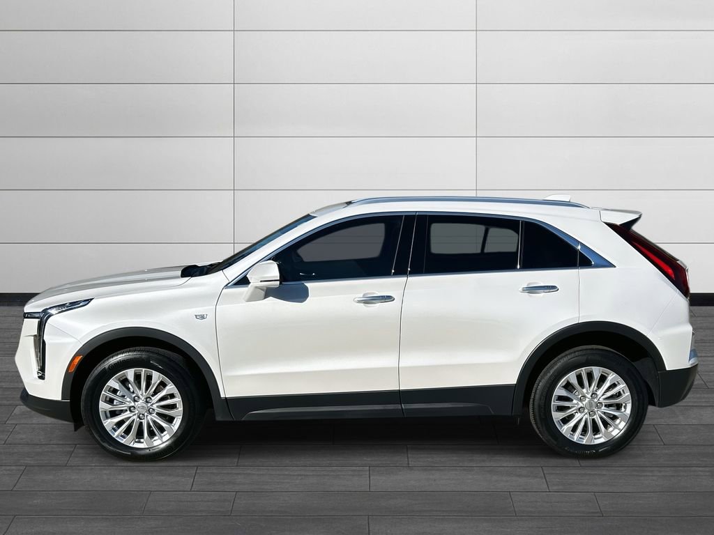 Certified 2024 Cadillac XT4 Luxury w/ Cold Weather Package image 2
