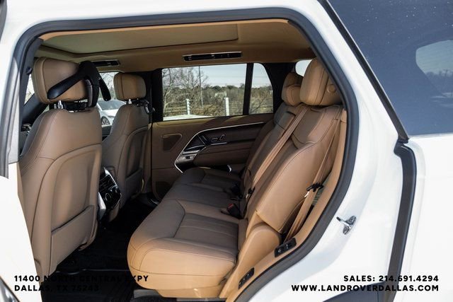 New 2026 Land Rover Range Rover Long Wheelbase SE image 38