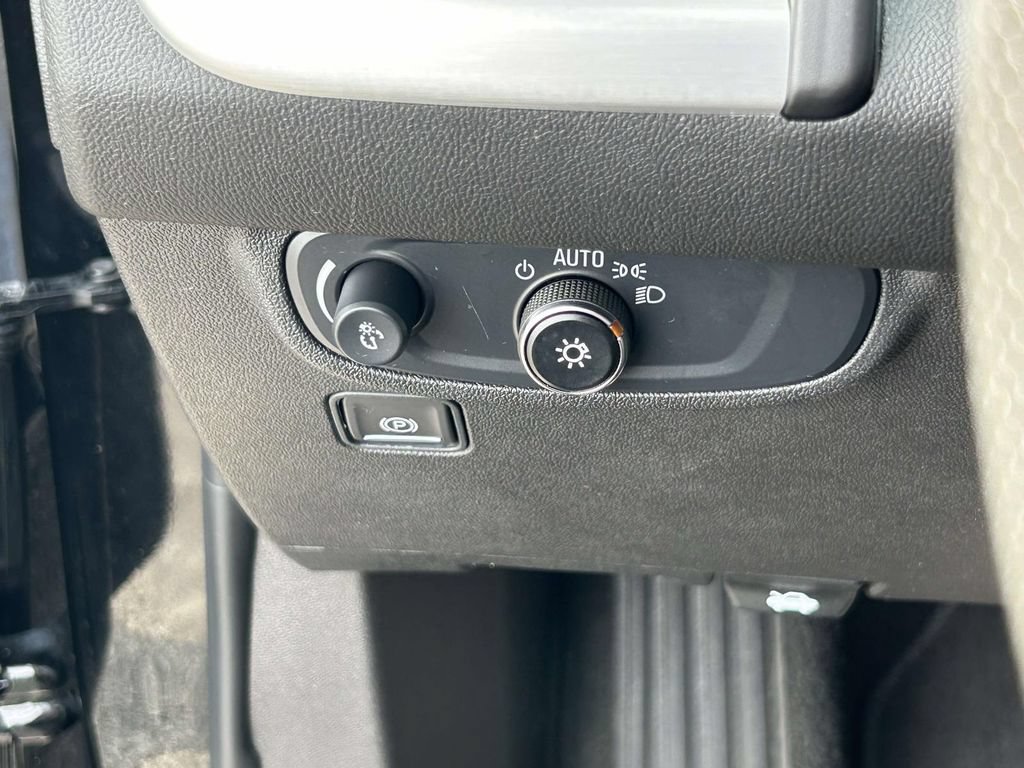 Used 2024 GMC Terrain SLE AWD/4WD image 24