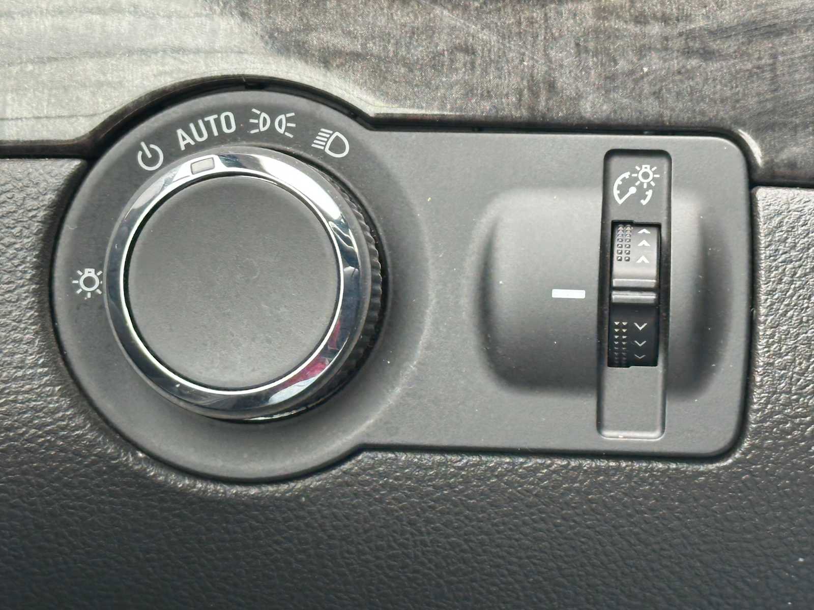 Used 2016 Buick Encore FWD image 27