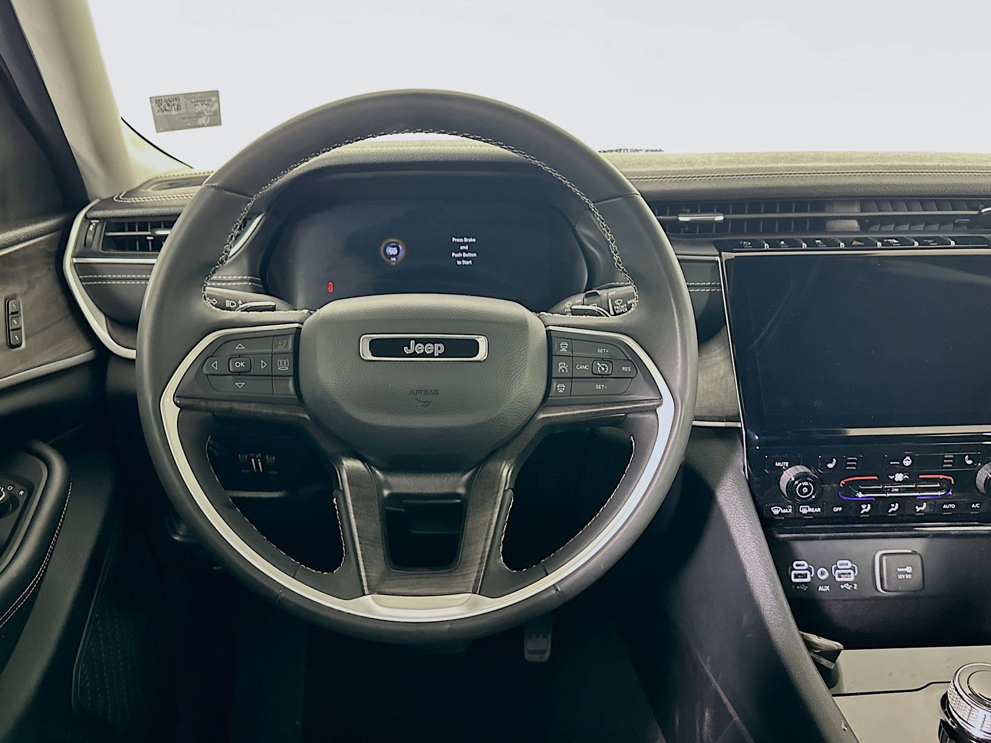 Used 2023 Jeep Grand Cherokee Limited w/ Black Appearance Package RWD image 18