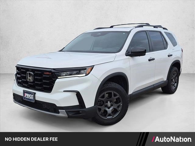Used 2025 Honda Pilot TrailSport image 1
