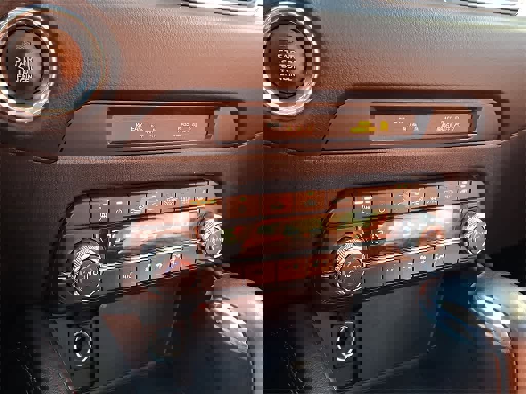 Used 2024 MAZDA CX-5 Carbon Edition image 10