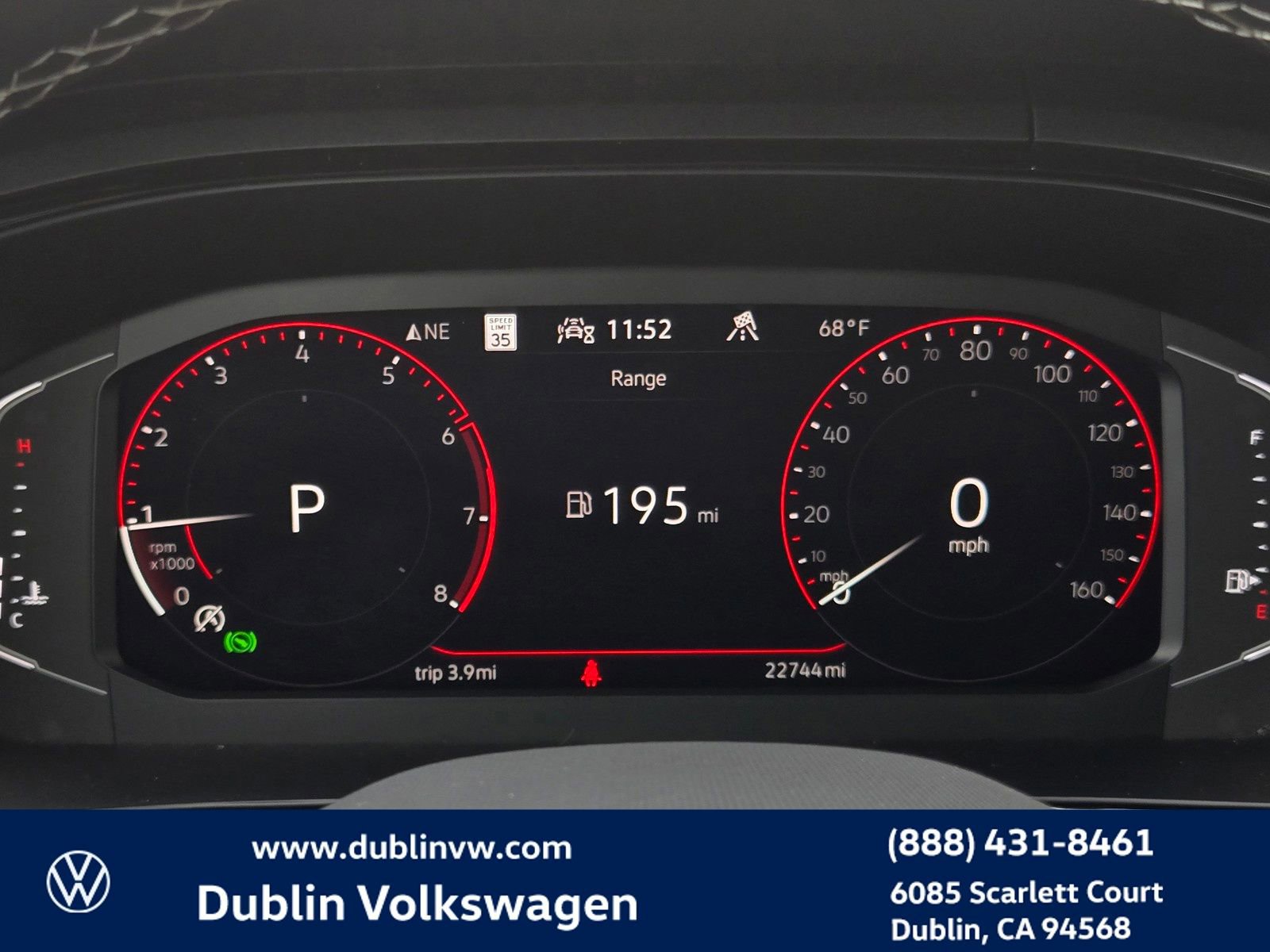 Certified 2022 Volkswagen Taos SEL w/ Panoramic Sunroof Package image 24