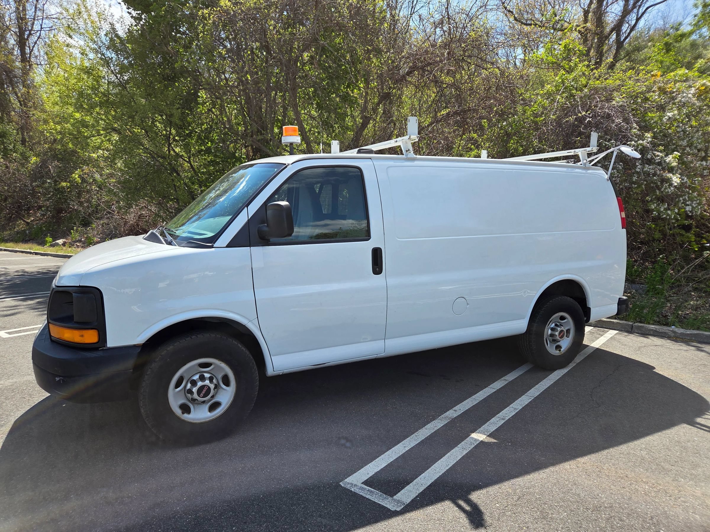 Used 2013 GMC Savana 2500 w/ Cold Climate Package RWD image 6