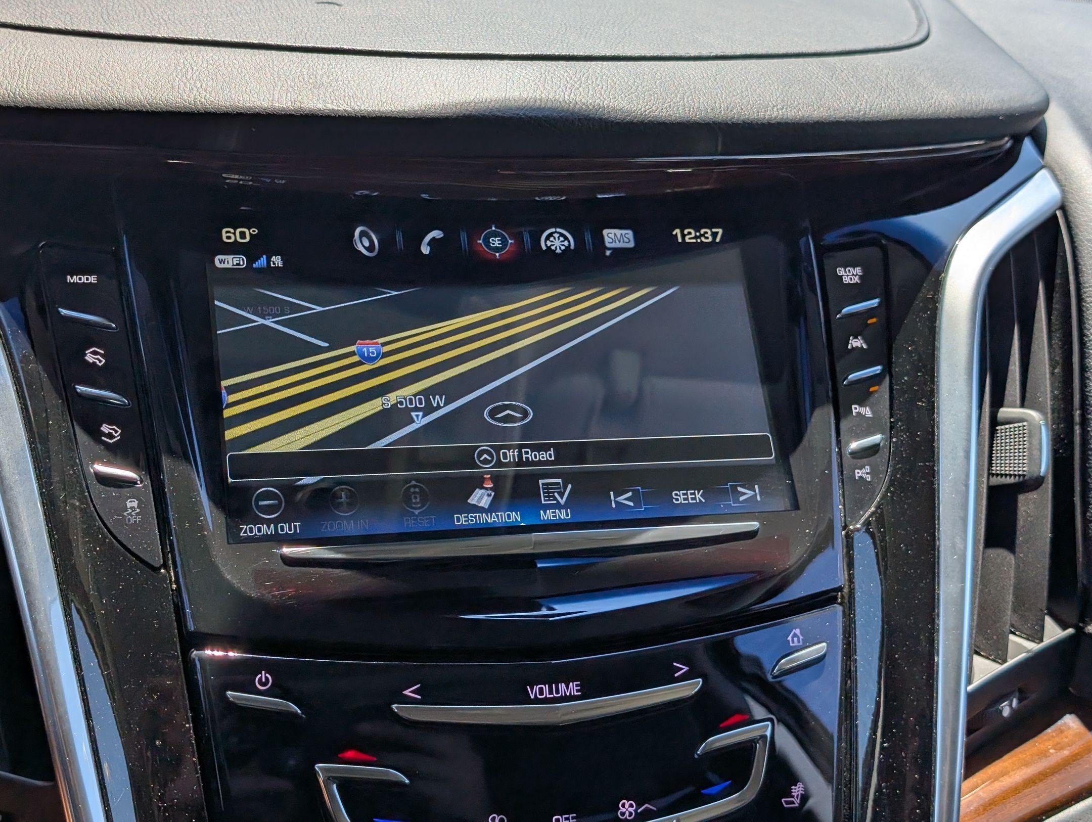 Used 2020 Cadillac Escalade Premium Luxury AWD/4WD image 21