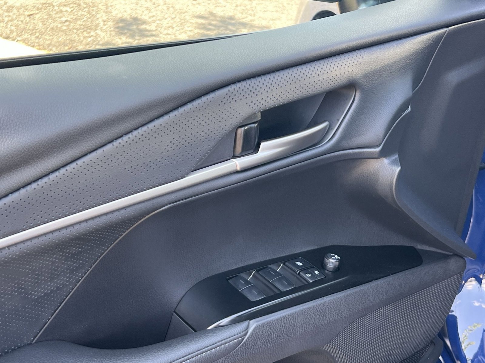 Used 2025 Toyota Camry XSE image 13