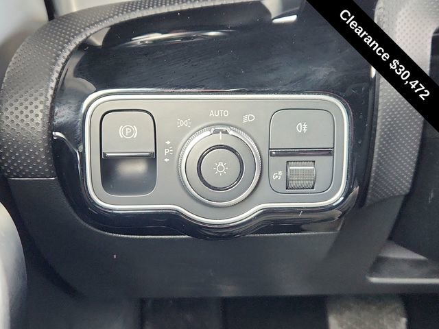Used 2025 Mercedes-Benz CLA 250 4MATIC image 34
