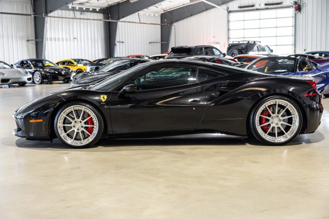 Used 2019 Ferrari 488 GTB RWD image 3