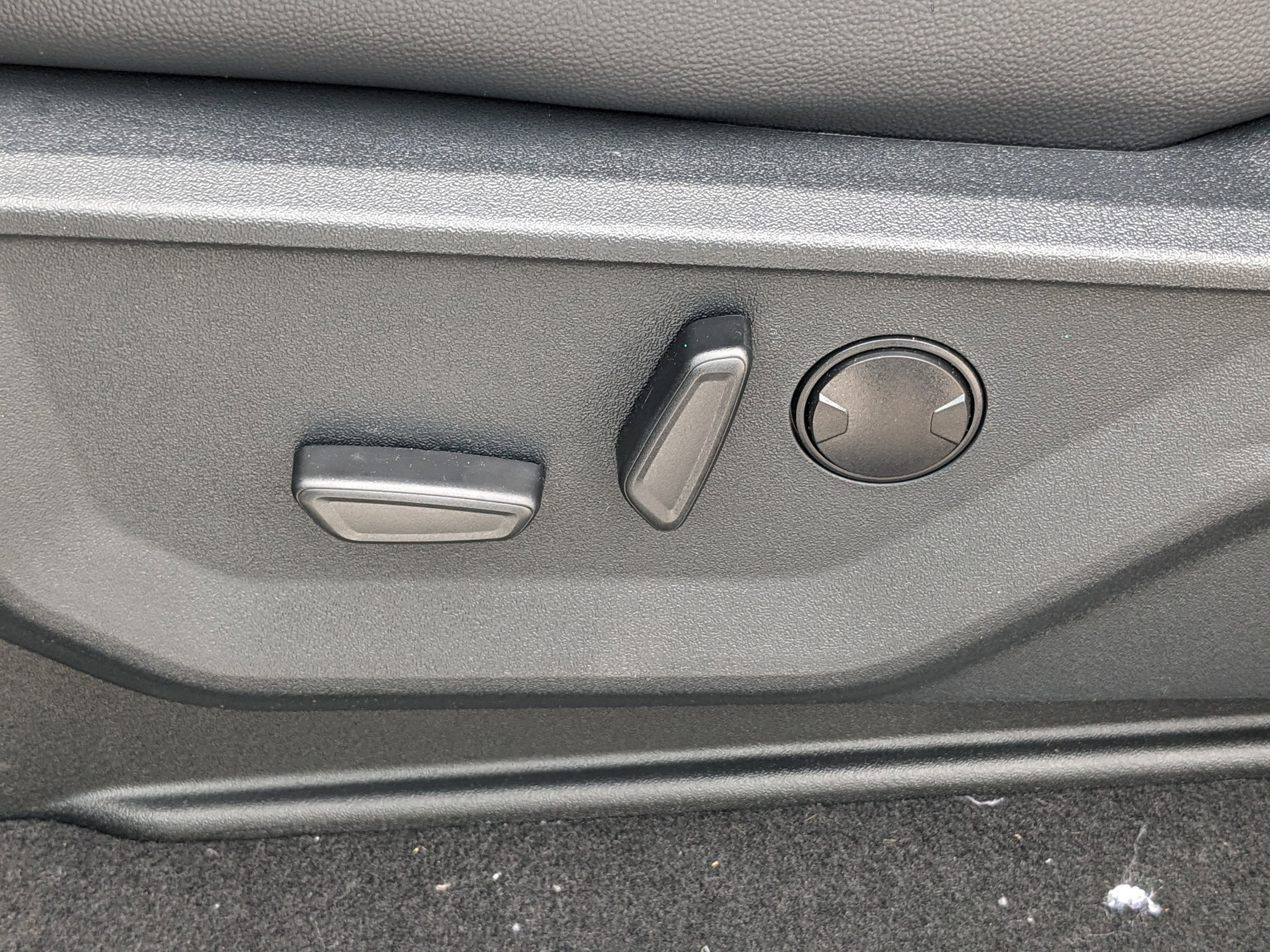 New 2025 Ford F350 Lariat w/ Black Appearance Package image 19