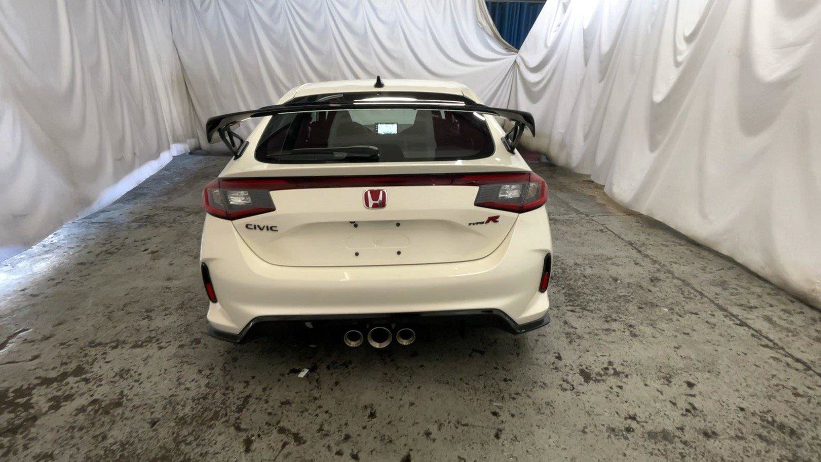 Used 2025 Honda Civic Type R image 9