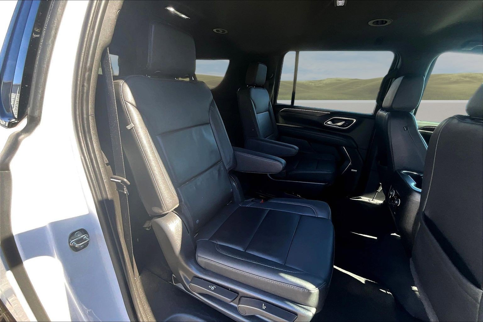Used 2023 Chevrolet Suburban Z71 AWD/4WD image 16