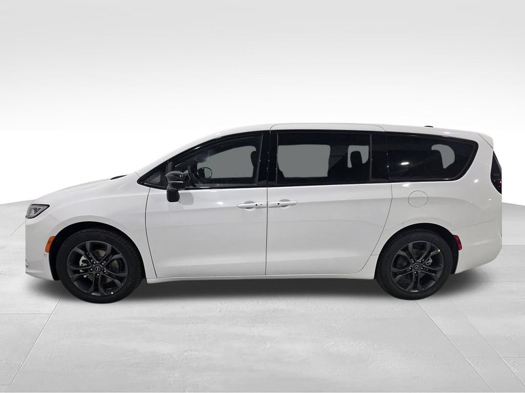 New 2026 Chrysler Pacifica Select FWD image 15