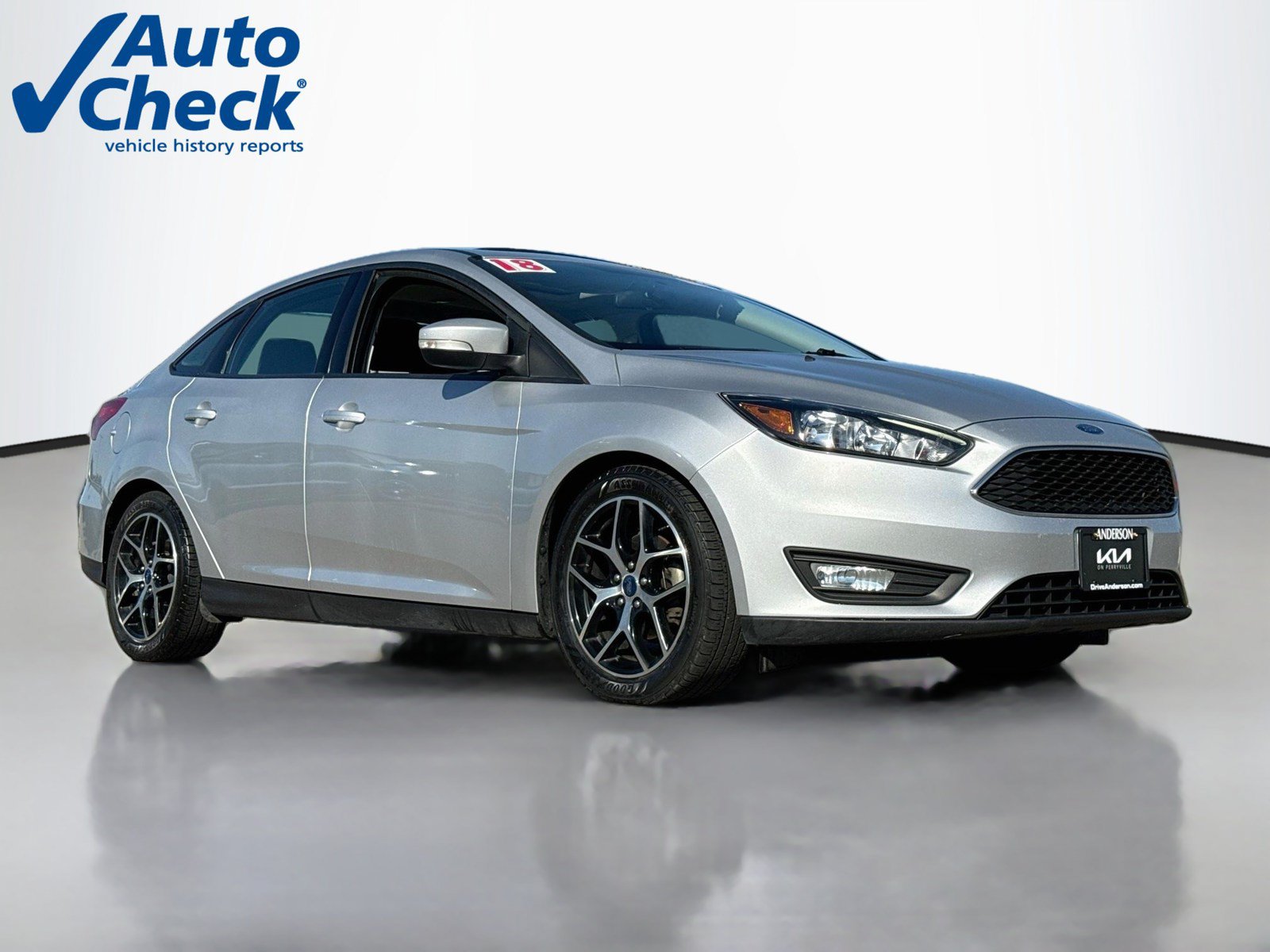 Used 2018 Ford Focus SEL w/ Cold Weather Package FWD image 1