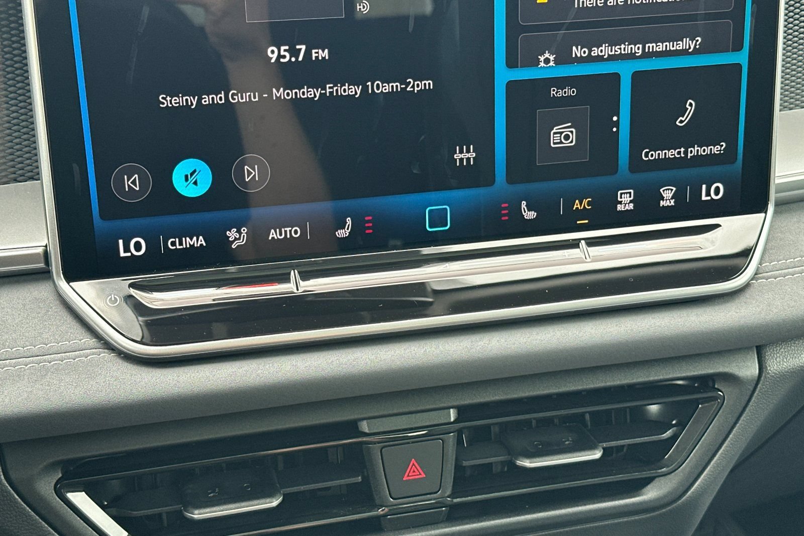 New 2026 Volkswagen Tiguan SE AWD/4WD image 20