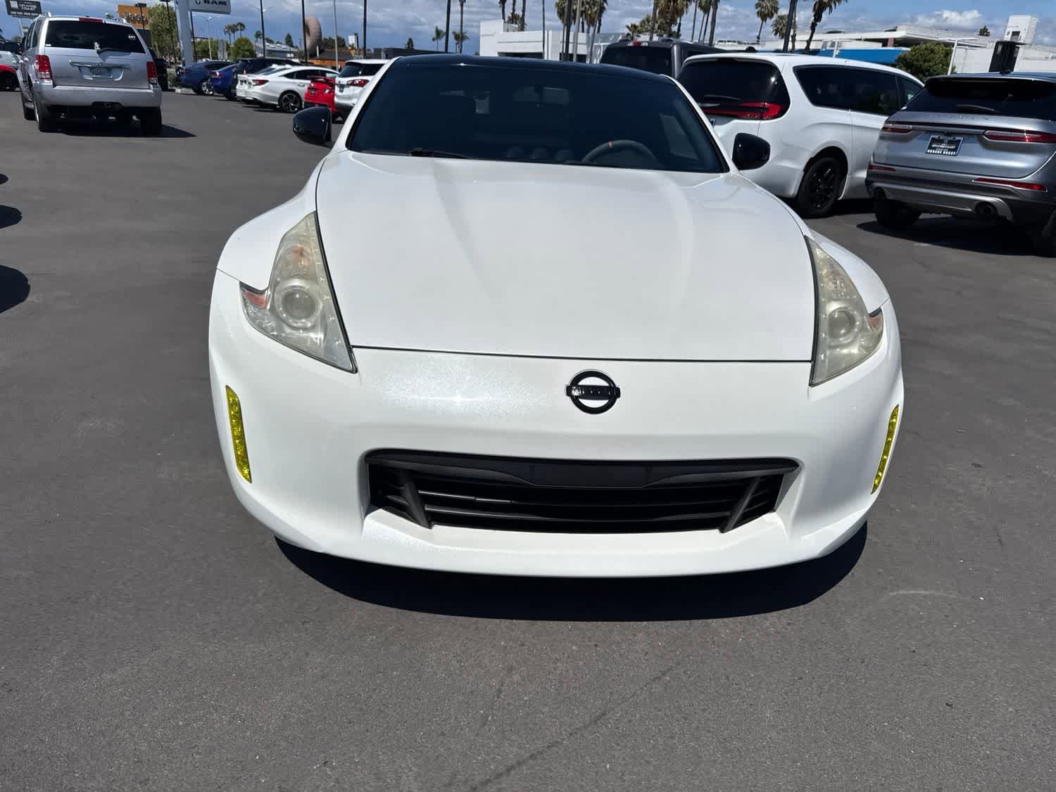 Used 2013 Nissan 370Z Coupe w/ Sport Pkg RWD image 5