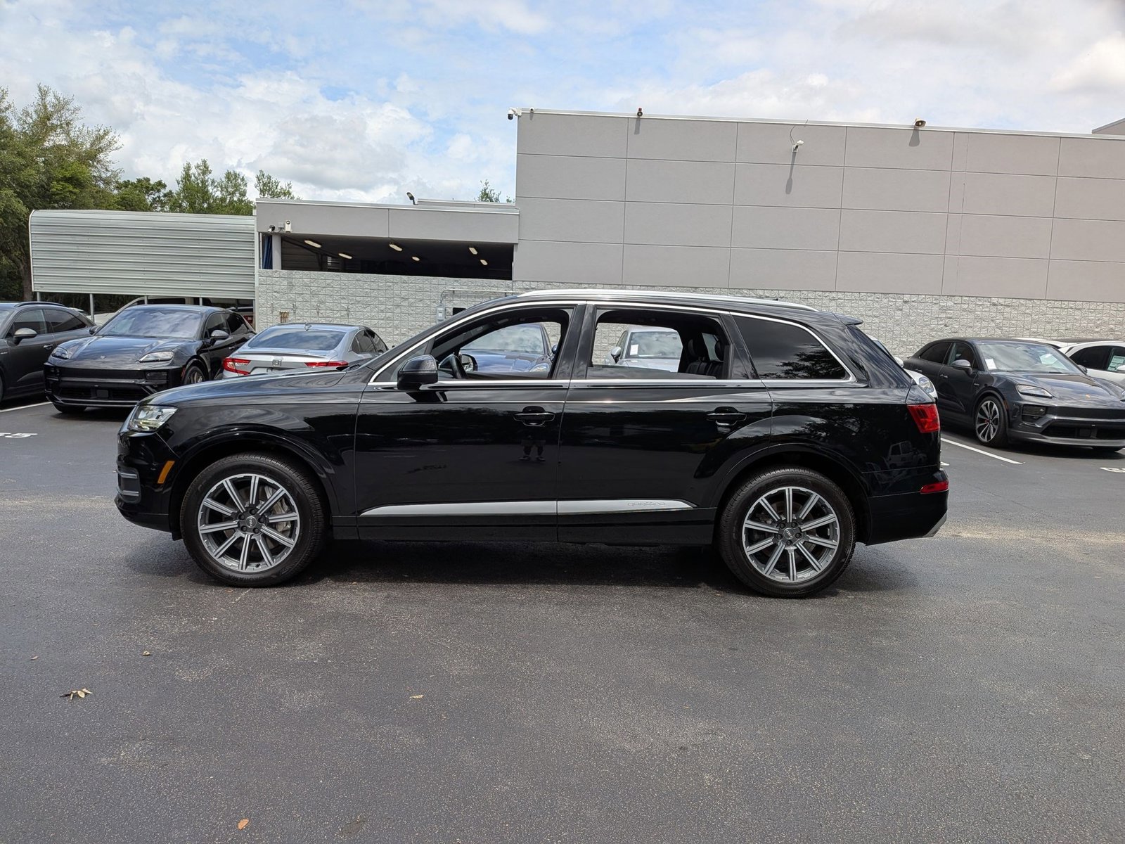 Used 2017 Audi Q7 3.0T Premium Plus image 2