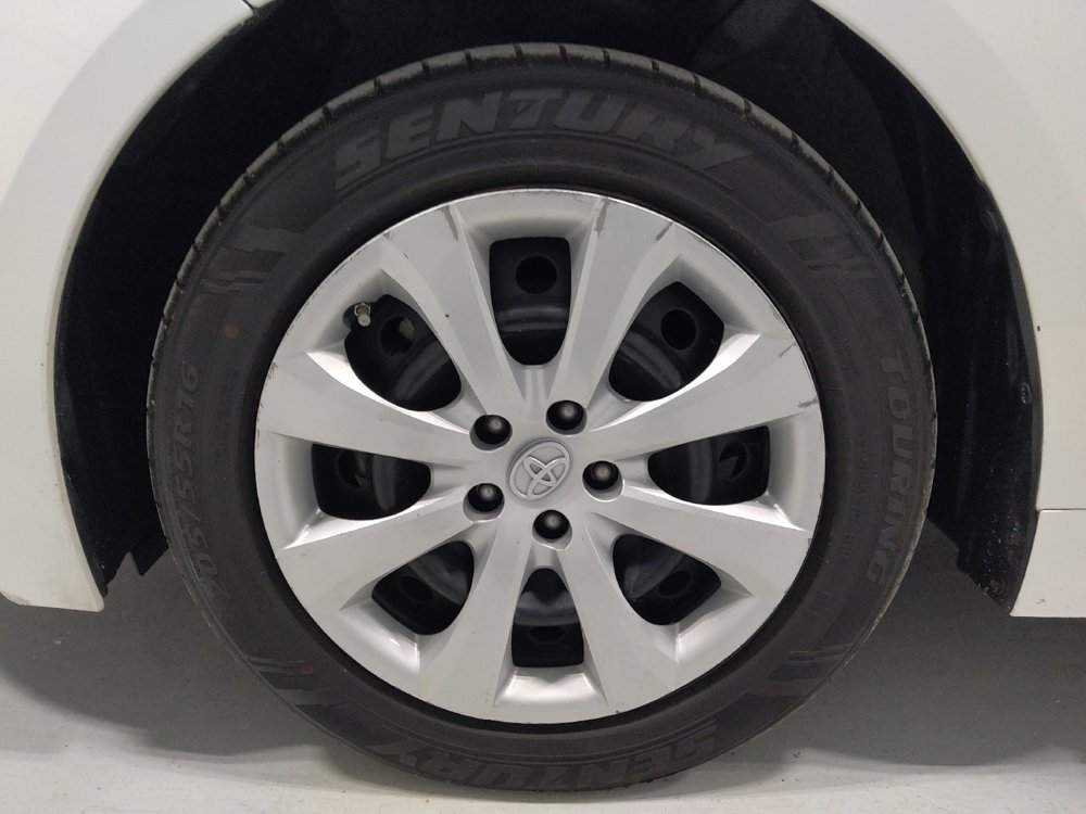 Used 2022 Toyota Corolla LE image 31