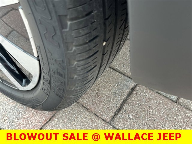 Used 2022 Volkswagen Tiguan SE image 9