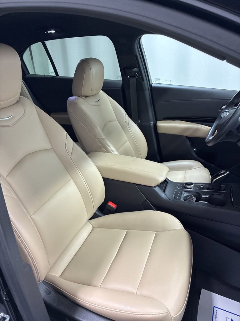 Used 2024 Cadillac XT4 Luxury w/ LPO, Floor Liner Package image 22