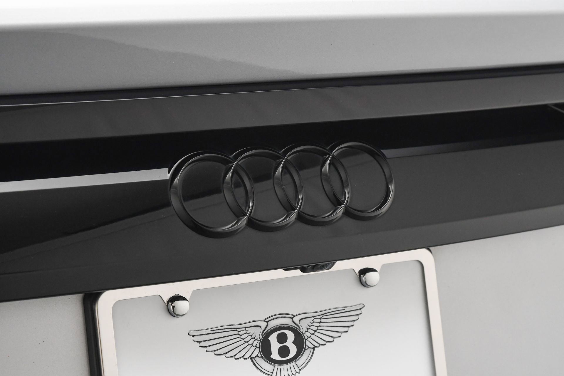 Used 2021 Audi RS Q8 4.0T w/ Black Optic Package image 24