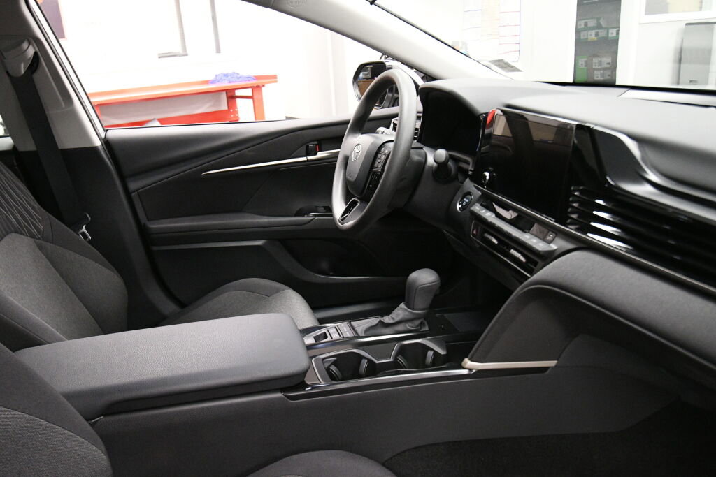 Certified 2025 Toyota Camry LE image 24