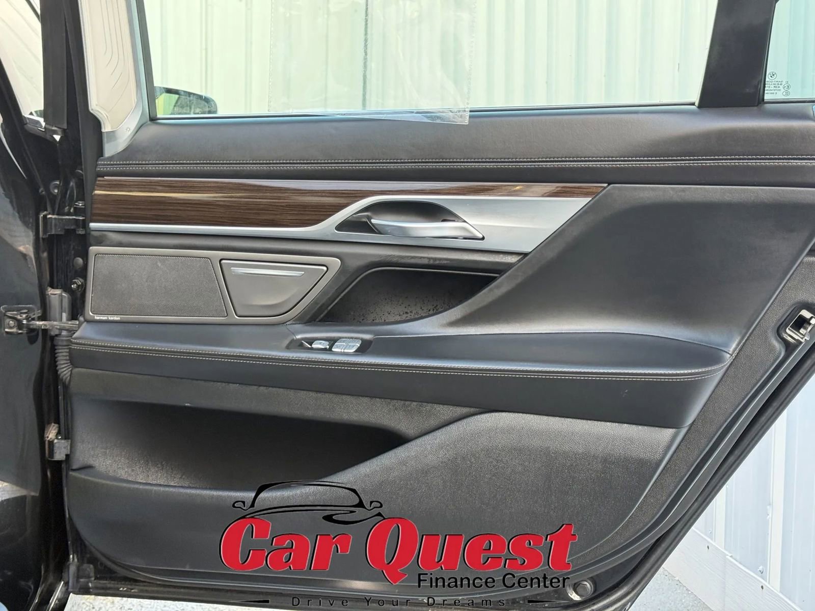 Used 2018 BMW 750i xDrive image 17