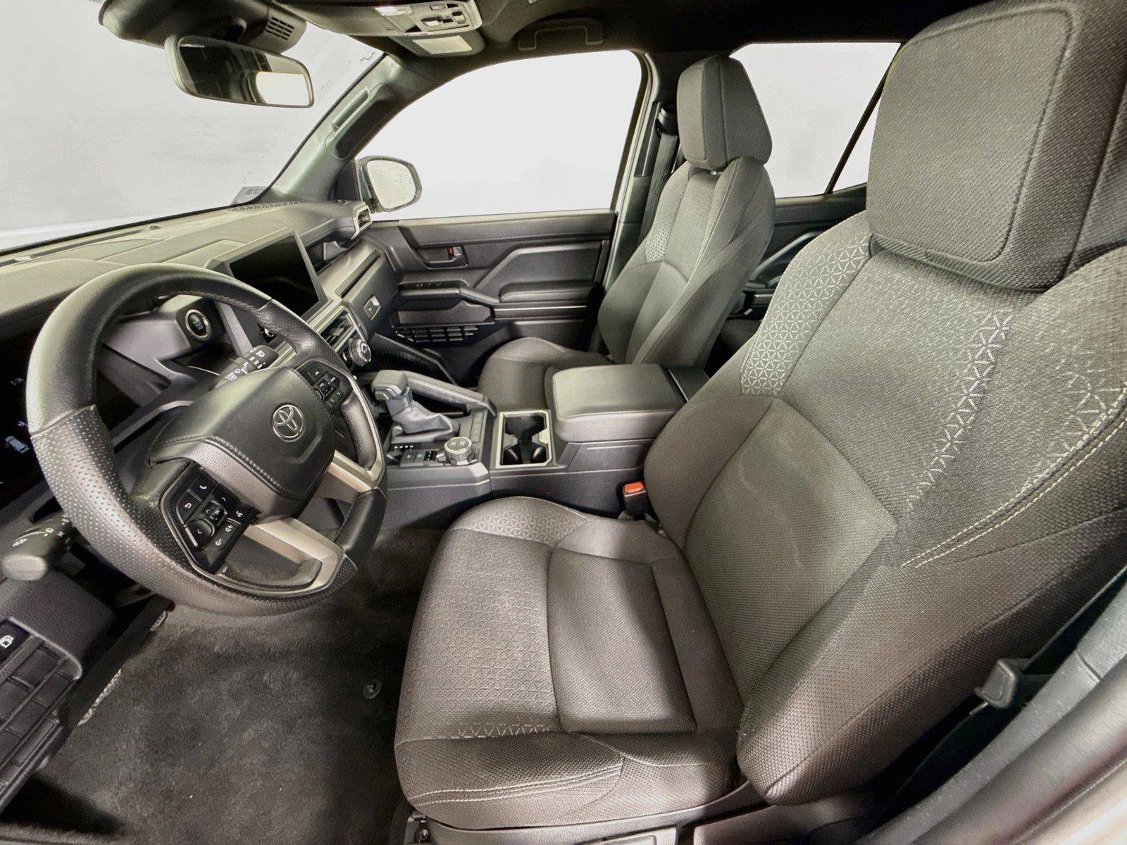 Used 2025 Toyota 4Runner SR5 AWD/4WD image 9
