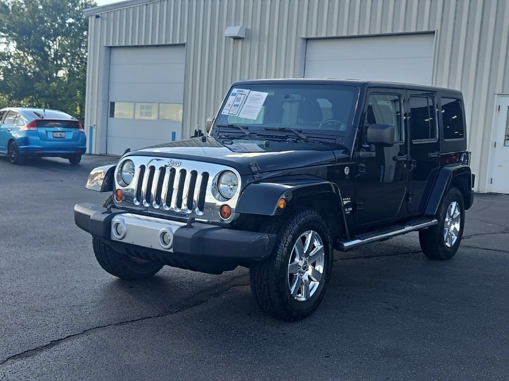 Used 2013 Jeep Wrangler Unlimited Sahara w/ Dual Top Group AWD/4WD image 3