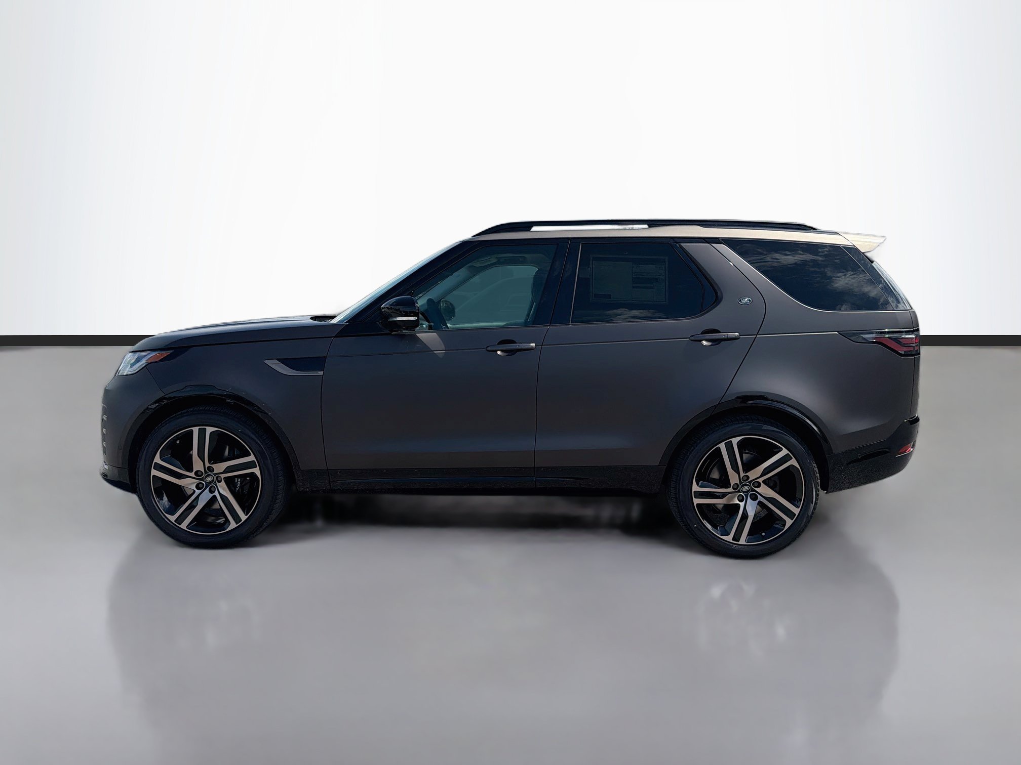 New 2026 Land Rover Discovery Limited Edition AWD/4WD image 2