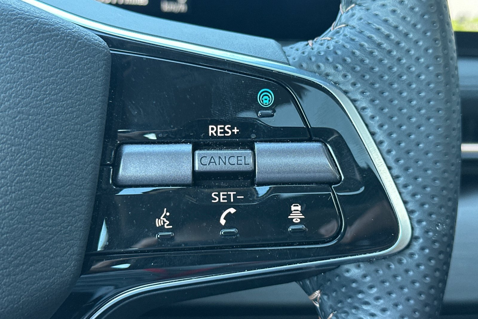 Certified 2024 Nissan Ariya AWD image 38