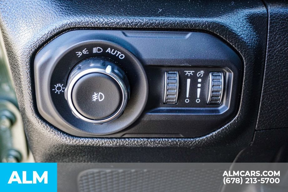 Used 2022 Jeep Wrangler Unlimited Sahara w/ Dual Top Group image 47