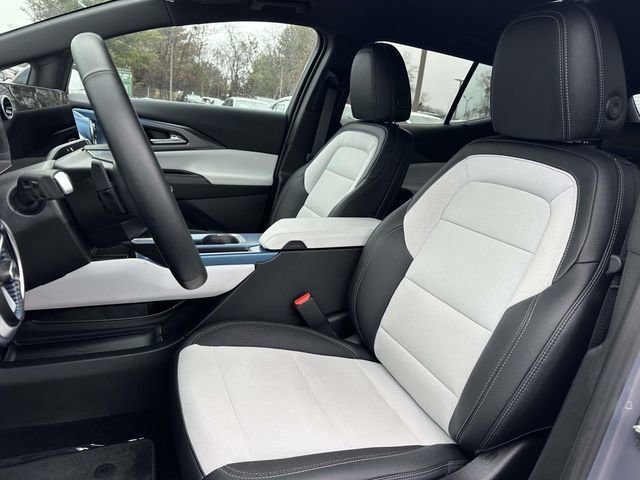 Used 2025 Chevrolet Equinox EV LT image 15