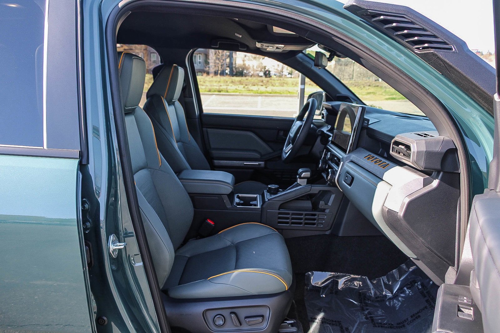 Used 2025 Toyota 4Runner Trailhunter image 17