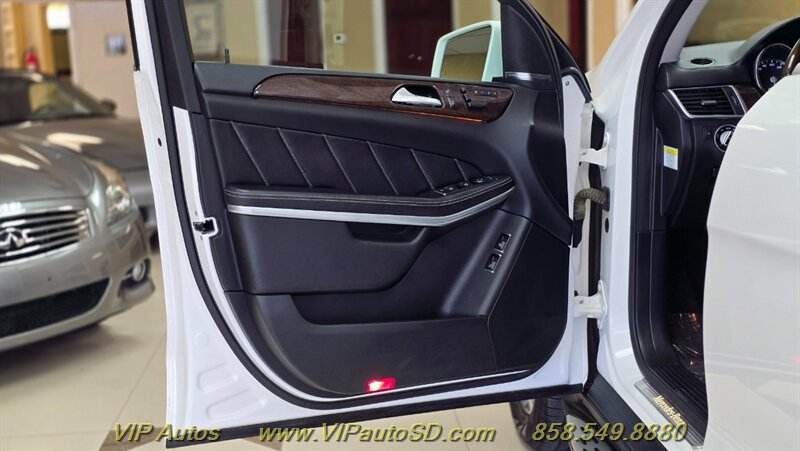 Used 2013 Mercedes-Benz GL 450 4MATIC image 11