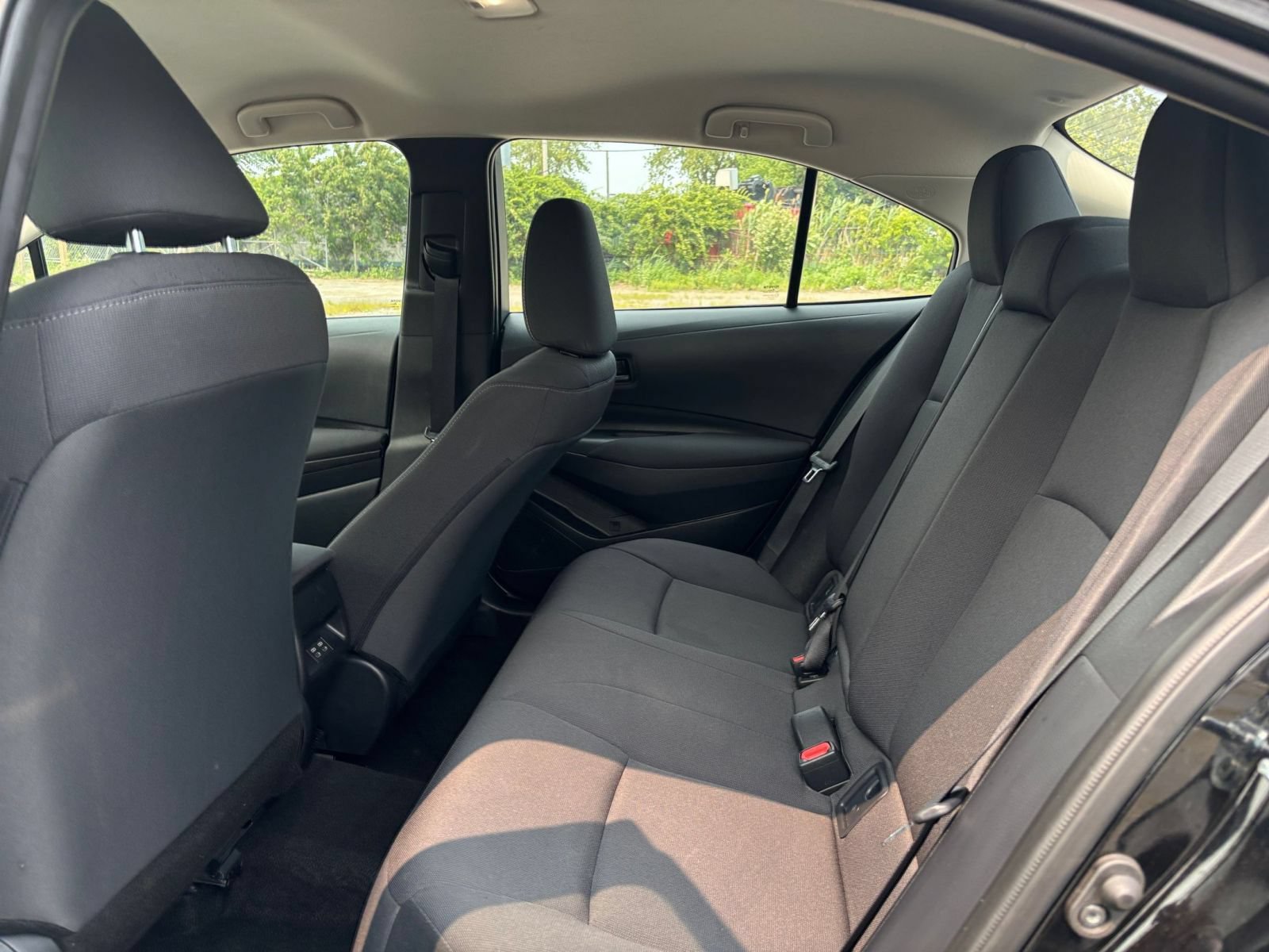Used 2025 Toyota Corolla LE FWD image 21