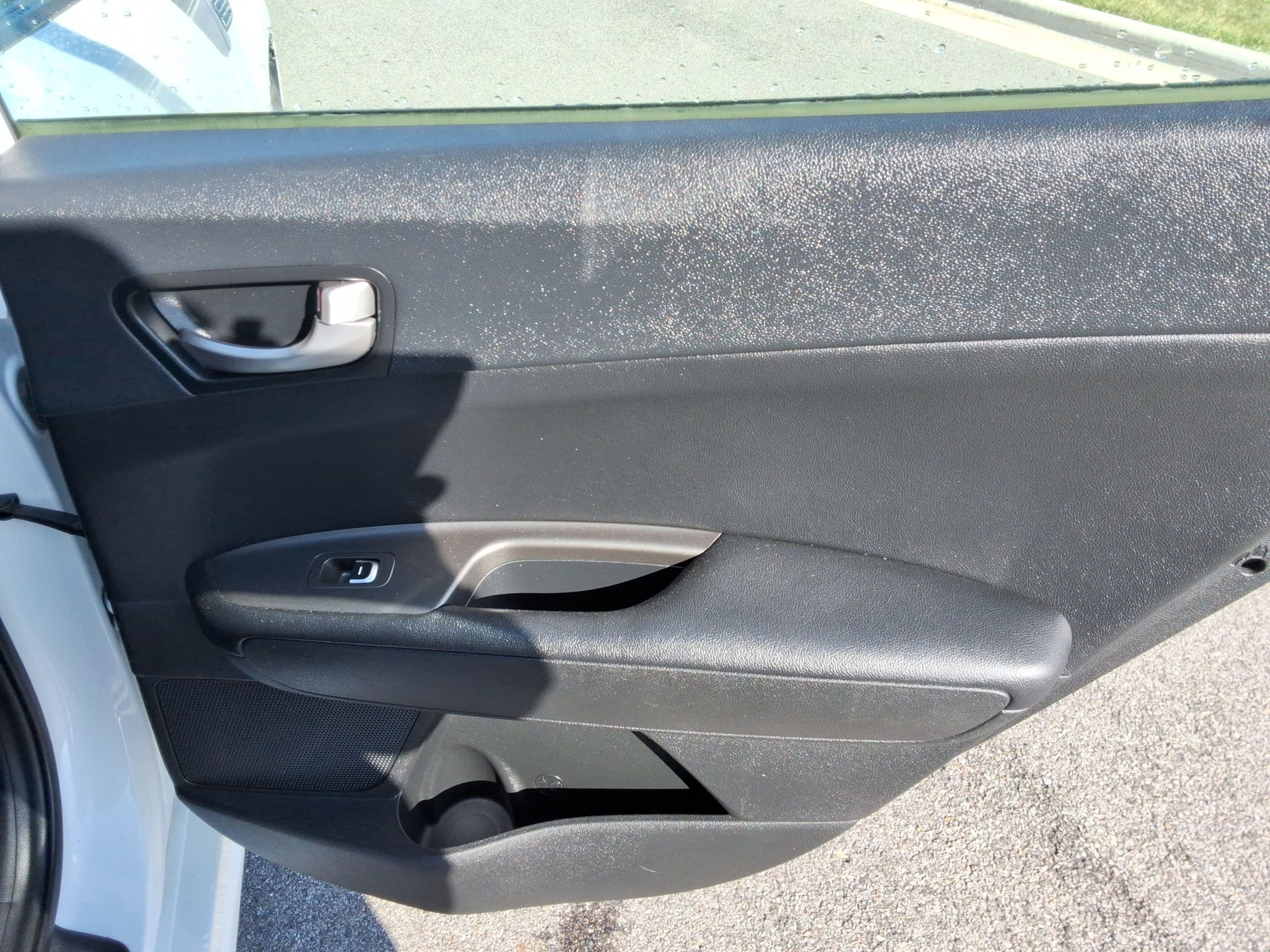 Used 2020 Kia Optima LX image 23