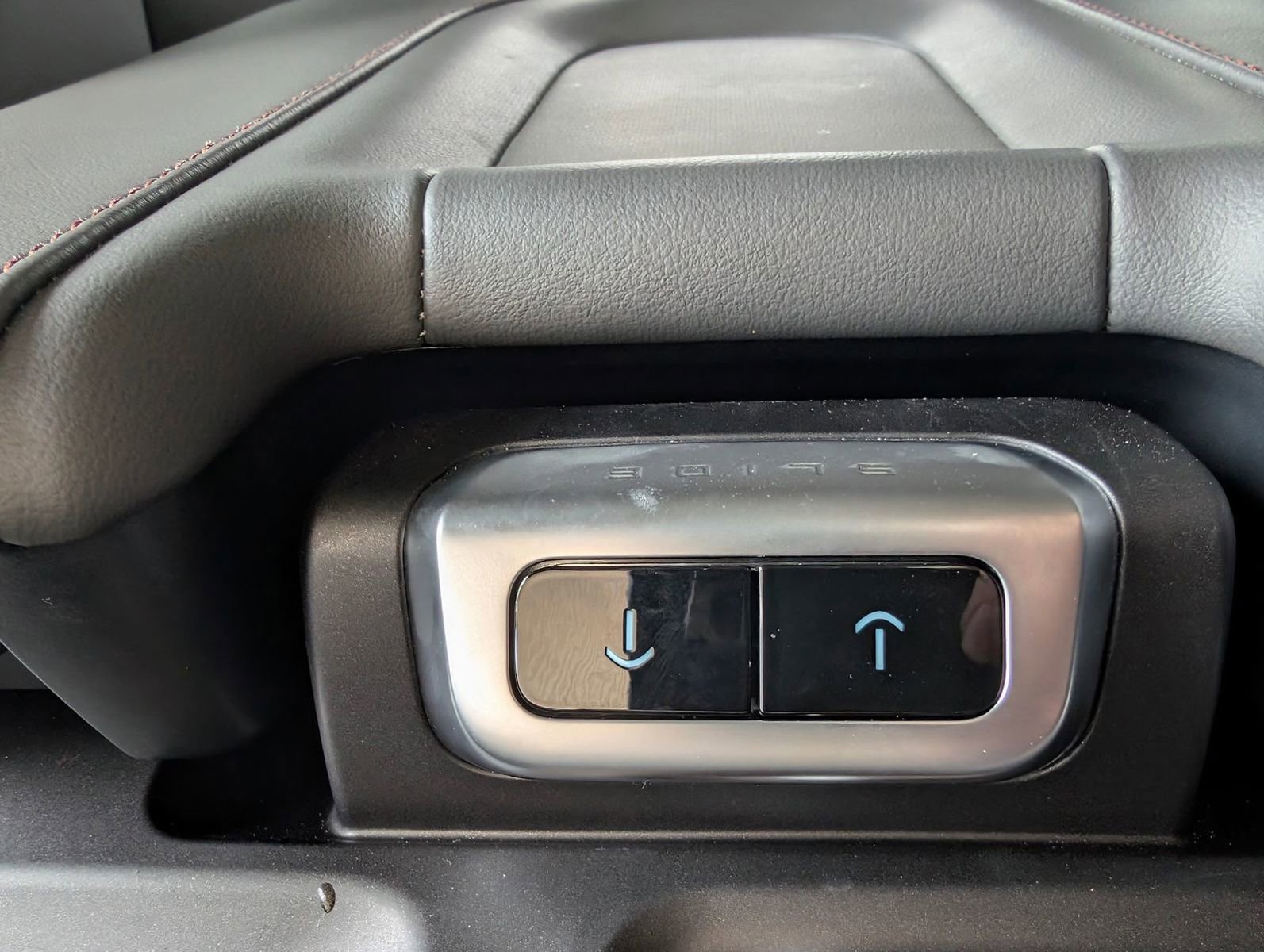 Used 2025 Ford Expedition Active image 25