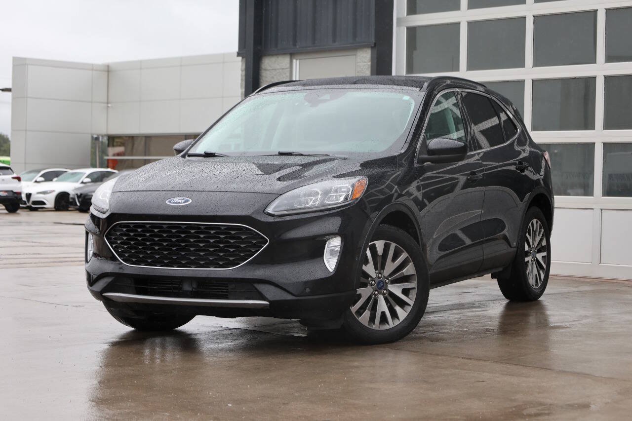 Used 2021 Ford Escape Titanium AWD/4WD image 3