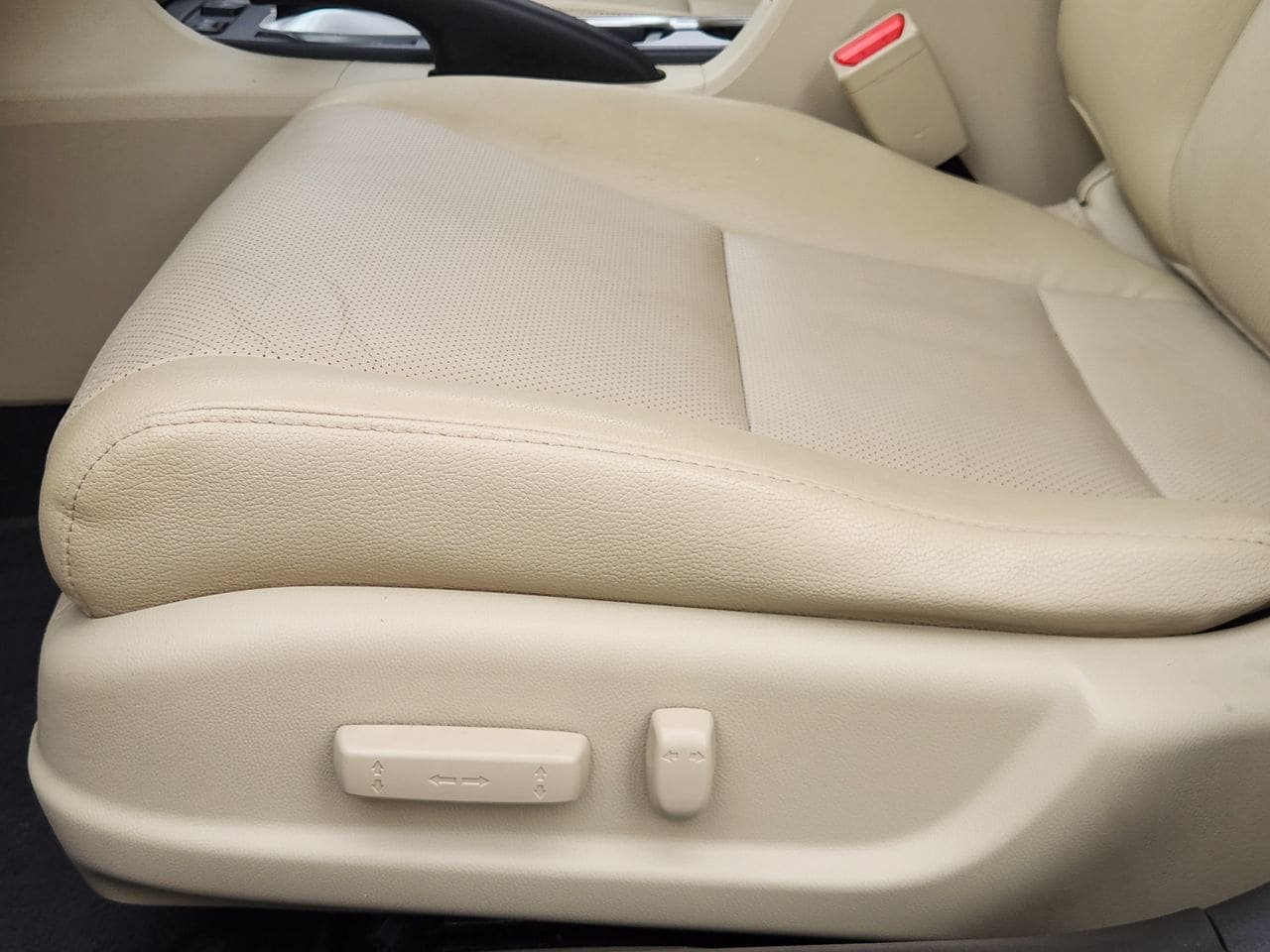 Used 2016 Acura ILX w/ Technology Plus Package FWD image 23