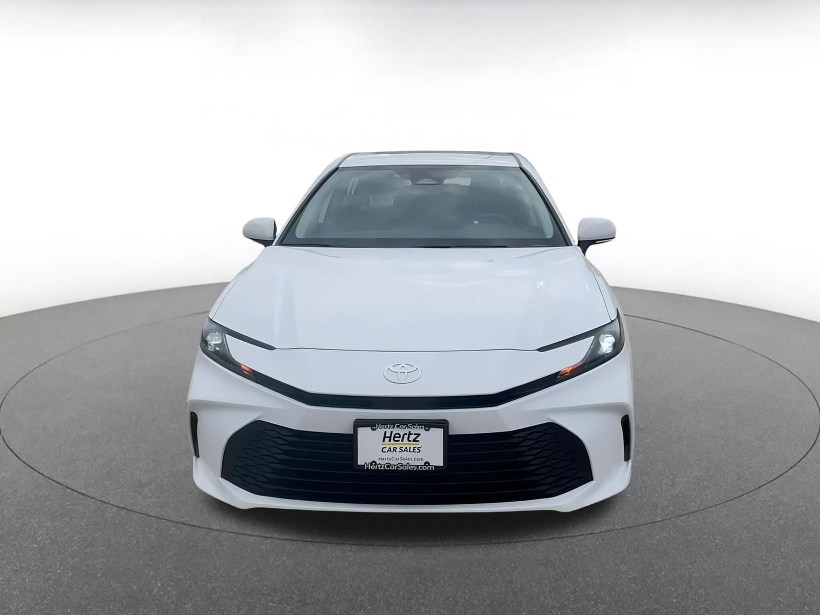 Used 2025 Toyota Camry LE image 4