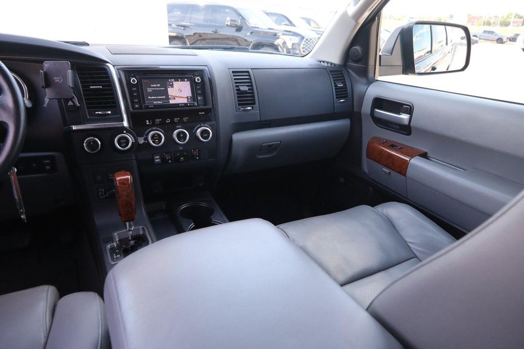 Used 2018 Toyota Sequoia Platinum w/ Carpet Cargo Mat Package AWD/4WD image 30