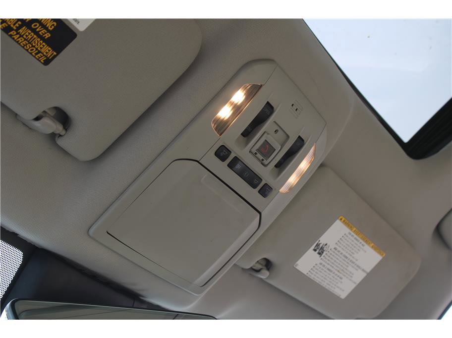 Used 2020 Toyota Highlander Limited AWD/4WD image 32