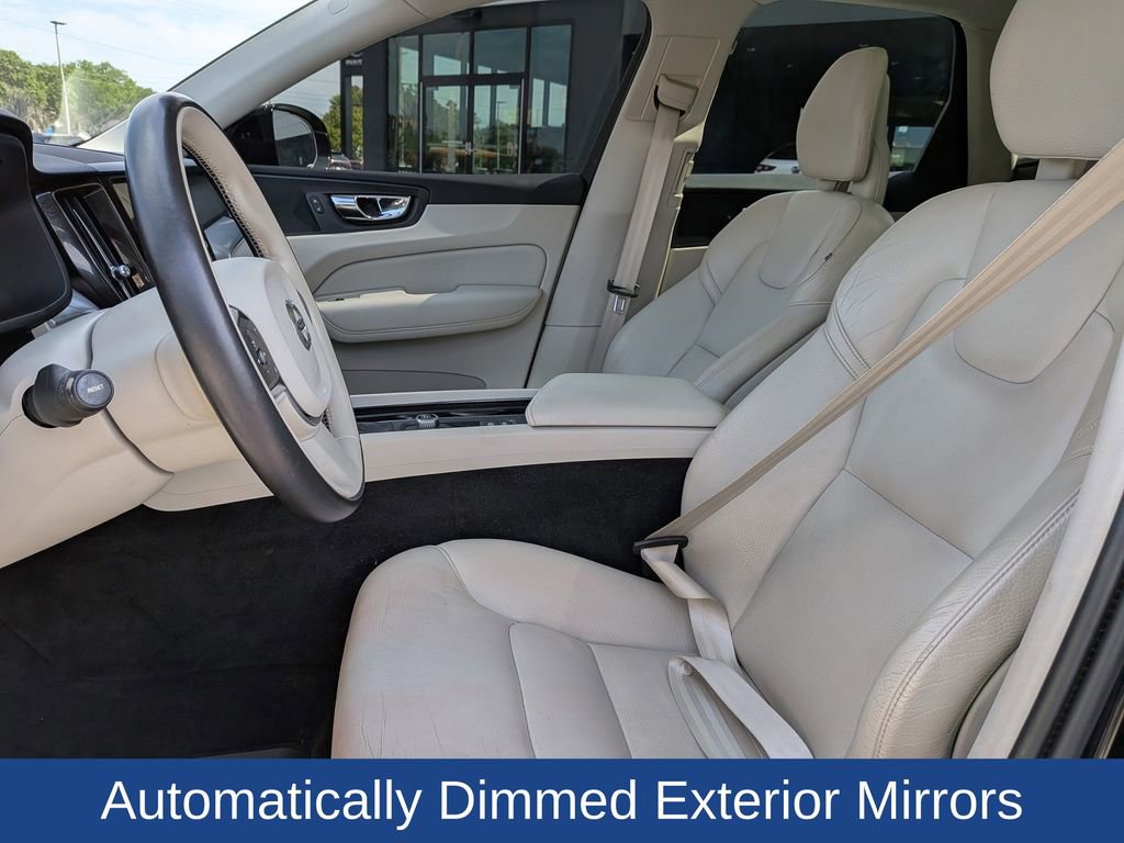 Used 2018 Volvo XC60 T5 Momentum w/ Vision Package image 15