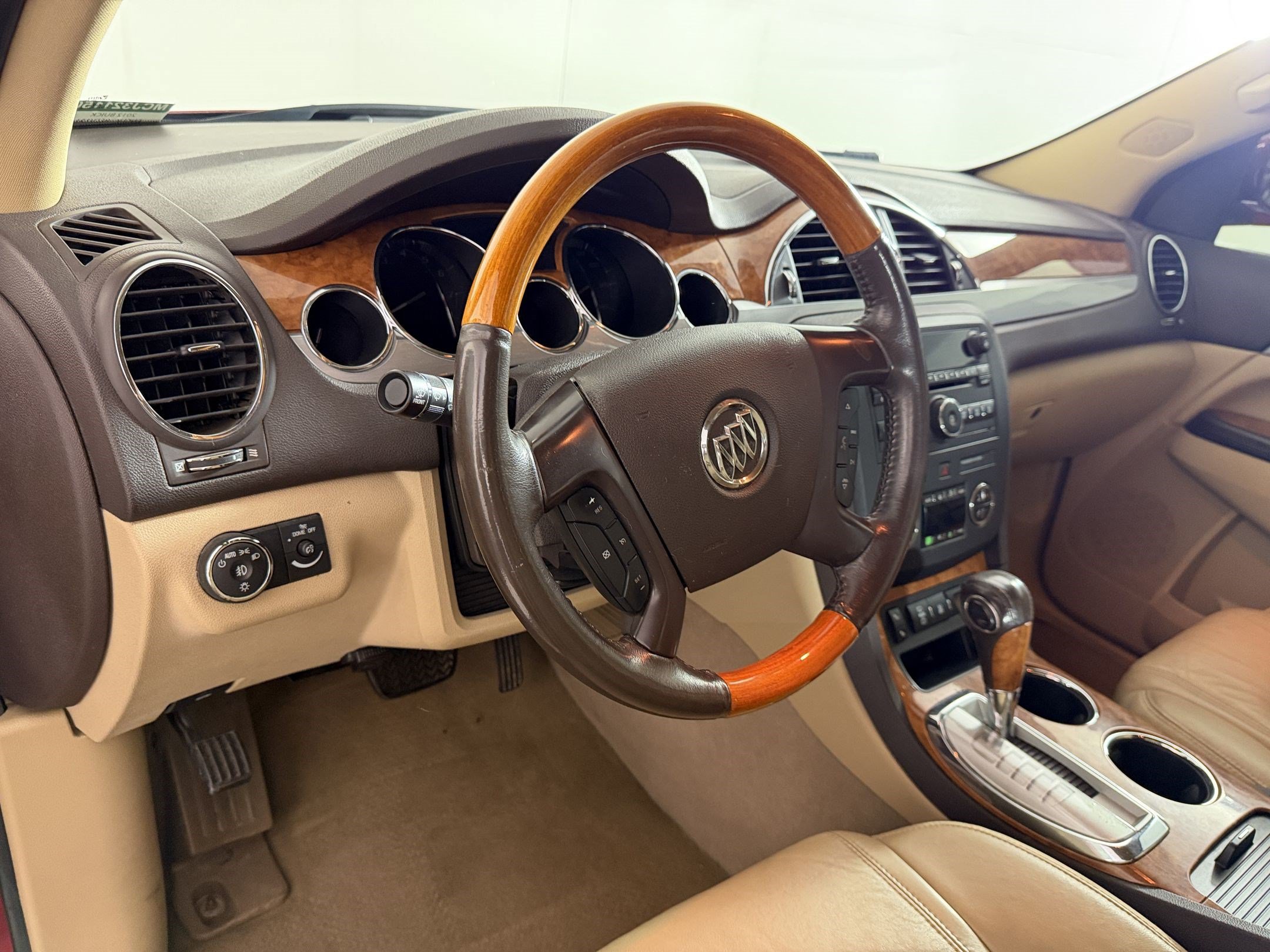 Used 2012 Buick Enclave Leather AWD/4WD image 4