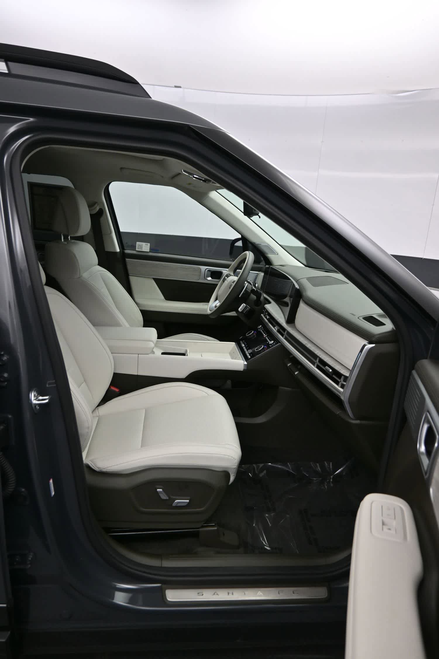 Certified 2025 Hyundai Santa Fe Calligraphy AWD/4WD image 11