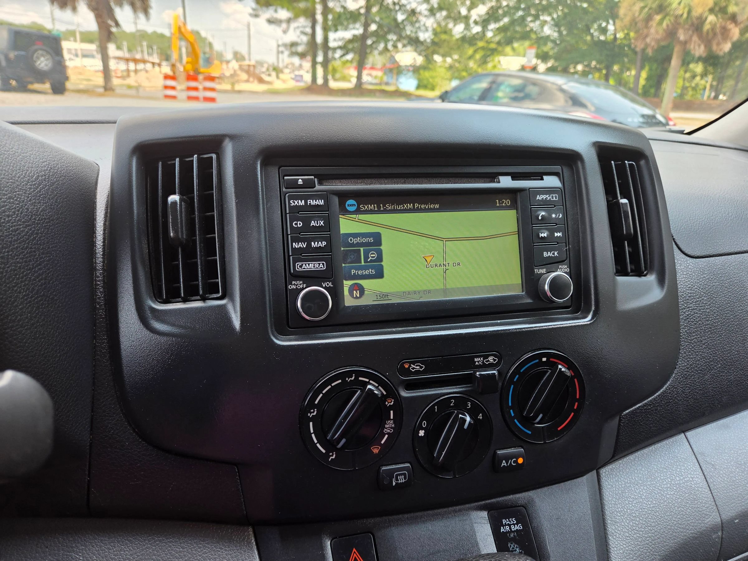 Used 2018 Nissan NV200 SV w/ Navigation Package FWD image 15