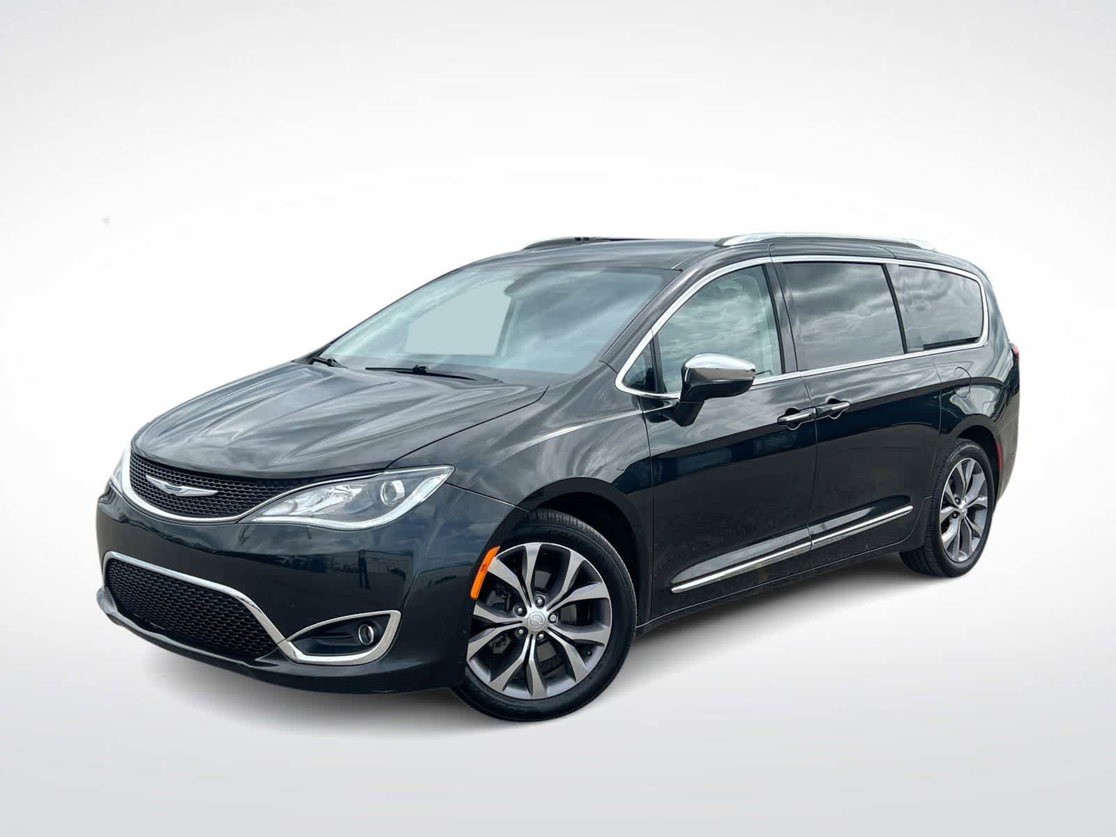 Used 2019 Chrysler Pacifica Limited w/ Tire & Wheel Group