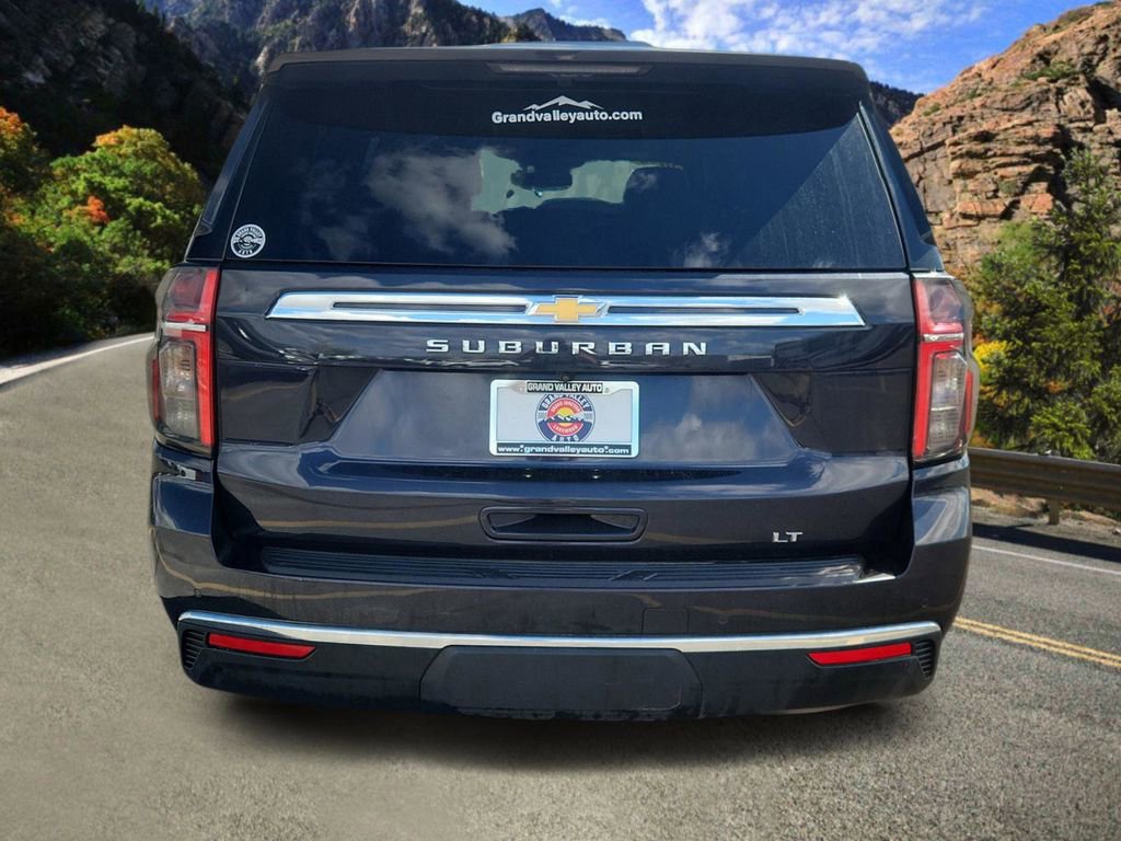 Used 2024 Chevrolet Suburban LT AWD/4WD image 2